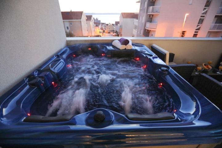 Luxury Apartman Sky With Sea View And Whirlpool Makarska Exterior foto