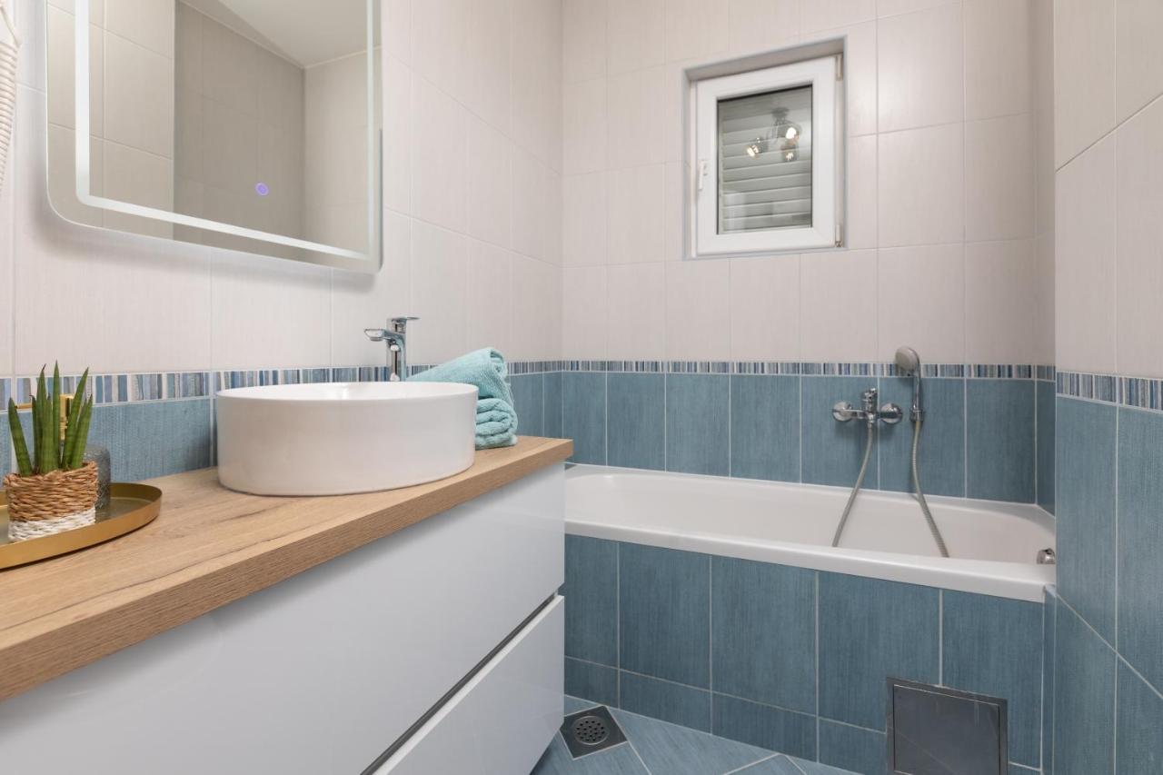 Luxury Apartman Sky With Sea View And Whirlpool Makarska Exterior foto